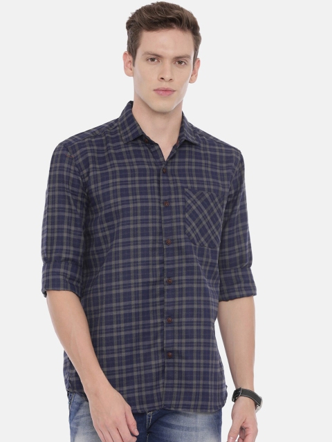 

William White Men Navy Blue & Grey Slim Fit Checked Casual Shirt
