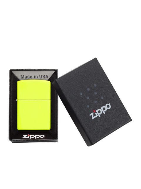 

Zippo Unisex Neon Yellow Classic Pocket Lighter, Fluorescent green