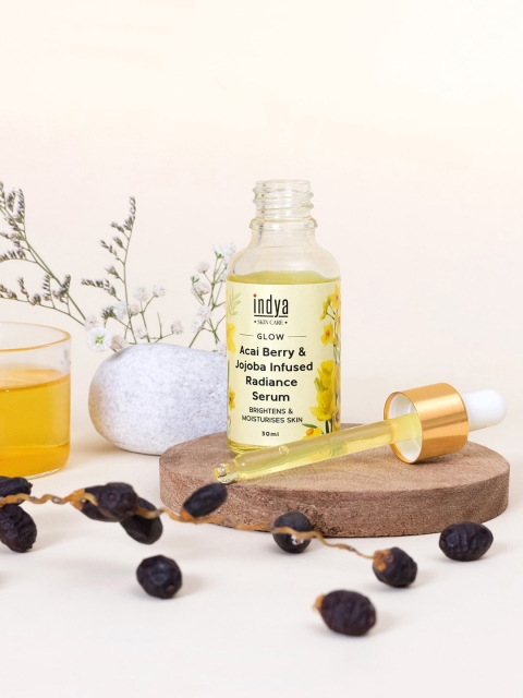 

INDYA Acai Berry & Jojoba Infused Radiance Serum 30 ml, Yellow