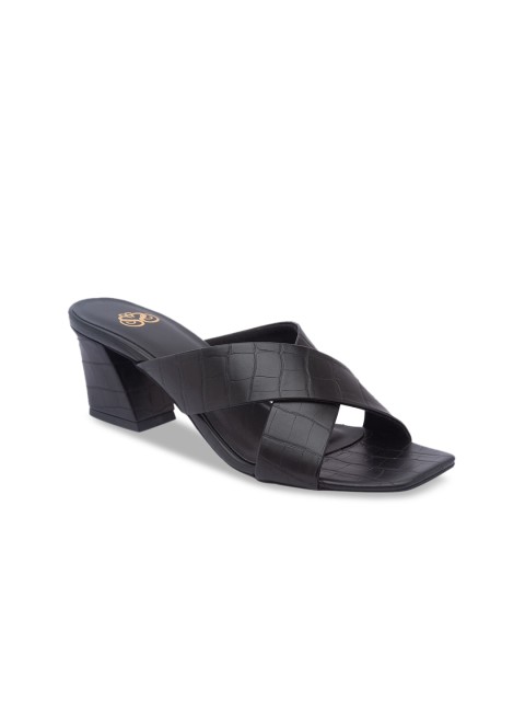 

Sole To Soul Women Black Textured Sandals