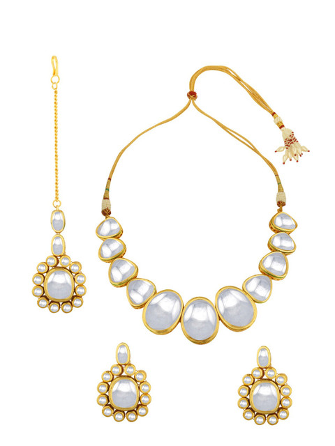 

Alamod Gold-Plated & White Kundan Stone-Studded Jadau Jewellery Set With Maang Tika