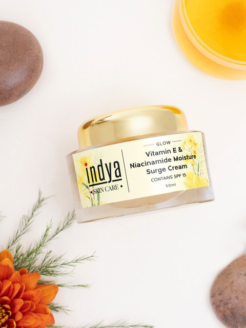 

INDYA Vitamin E & Niacinamide Moisture Surge Cream 50ml, Yellow