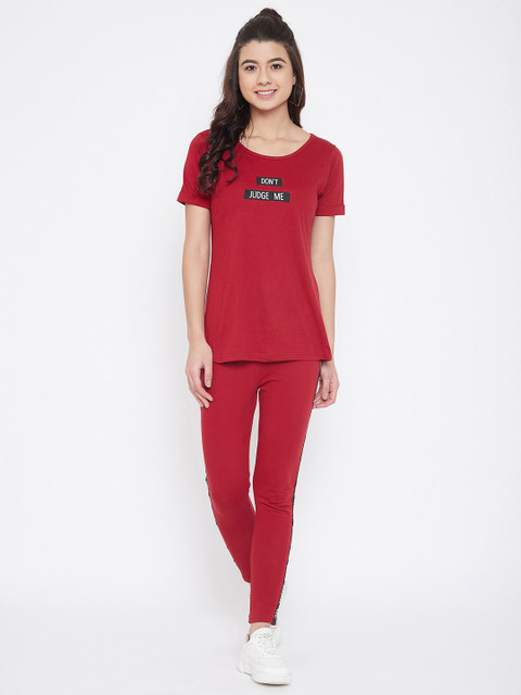 

CHROME & CORAL Women Maroon Solid Tracksuit