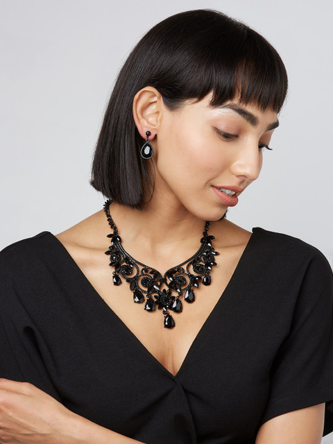 

Globus Women Black & Silver-Plated Studded Jewellery Set