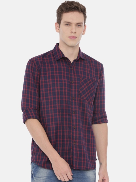 

William White Men Red & Blue Slim Fit Checked Casual Shirt
