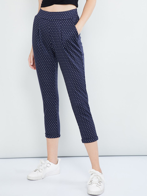 

max Women Blue & White Printed Cropped Treggings