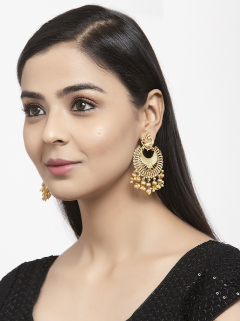 

Shining Diva Gold-Plated Crescent Shaped Chandbalis