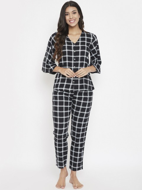 

Clovia Women Black & White Checked Night Suit