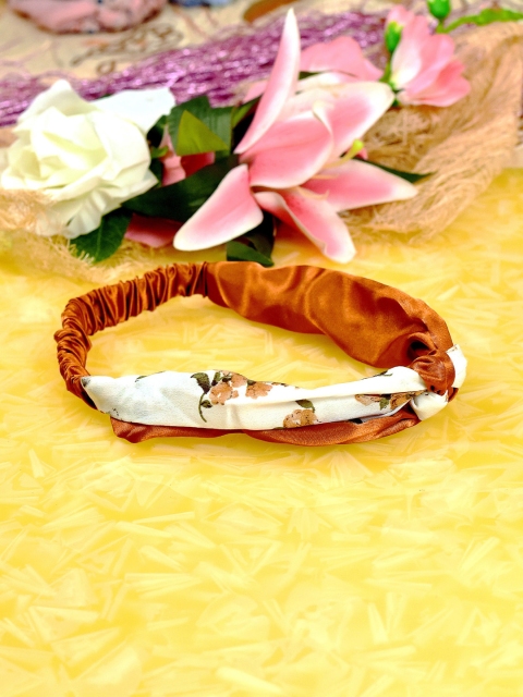 

YoungWildFree White Hairband