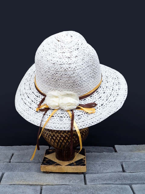 

Golden Peacock Women White Woven-Design Straw Sun Hat