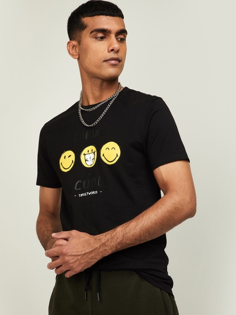 

SmileyWorld Men Black Printed Round Neck T-shirt
