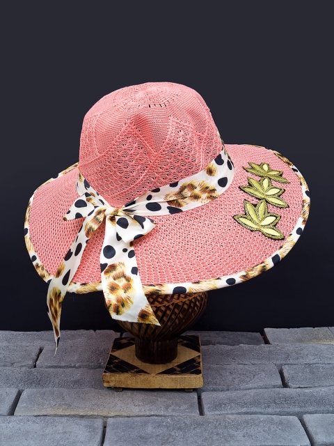 

Golden Peacock Women Peach Coloured & White Woven Design Straw Sun Hat