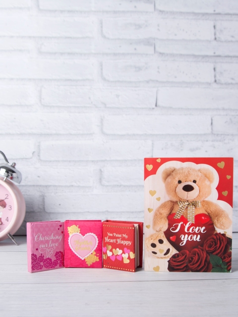 

Archies Red & White Love Special Mini Books With Greeting Card