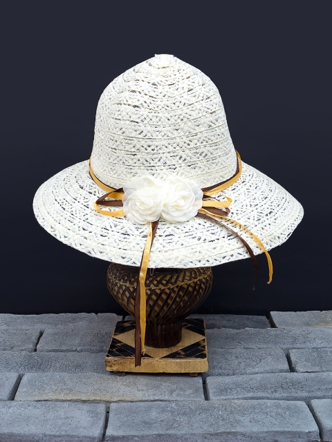 

Golden Peacock Women White & Yellow Woven-Design Straw Sun Hat