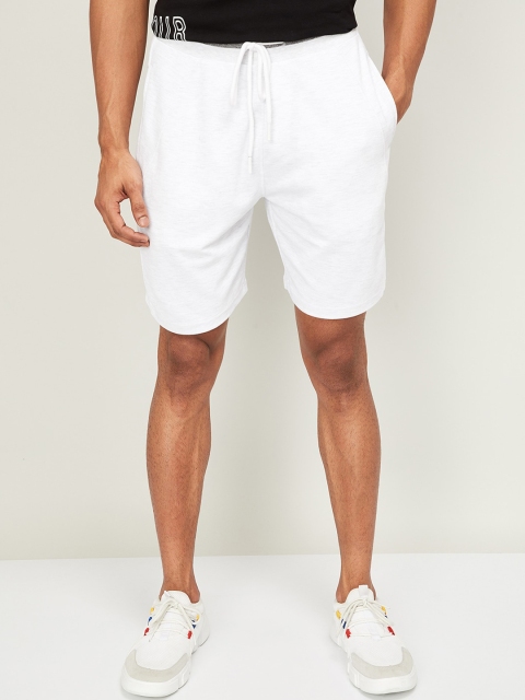 

Bossini Men White Solid Regular Fit Regular Shorts