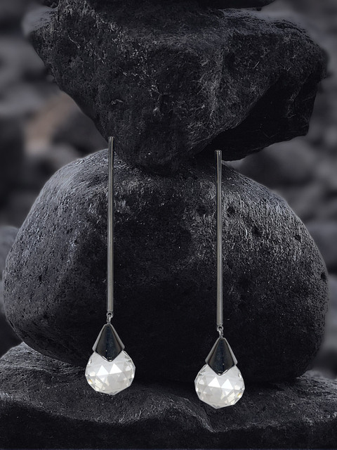 

MIDASKART Black Contemporary Drop Earrings