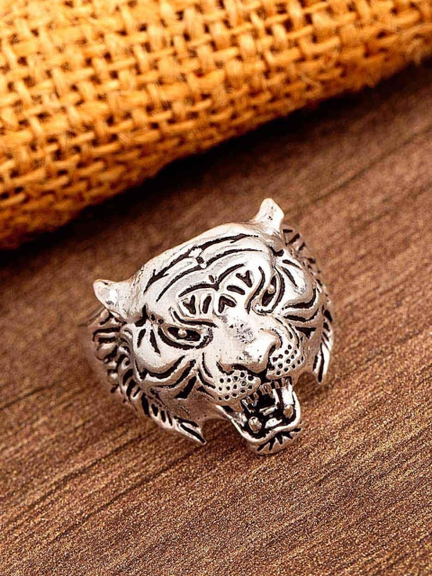 

Dare by Voylla Men Oxidized Silver-Plated Devil Collection Lion Head Design Finger Ring