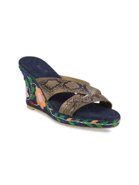 

Inc 5 Women Beige Printed Sandals