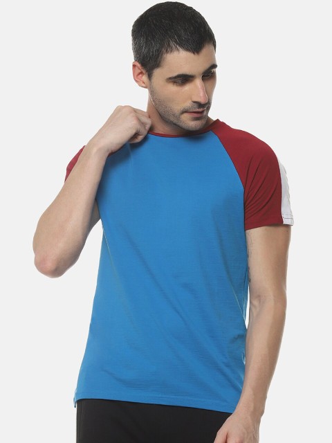

Campus Sutra Men Blue Solid Round Neck T-shirt
