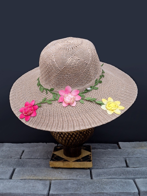 

Golden Peacock Women Beige & Green Woven Design Straw Sun Hat