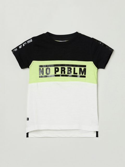 

max Boys White & Black Colorblocked Tshirt