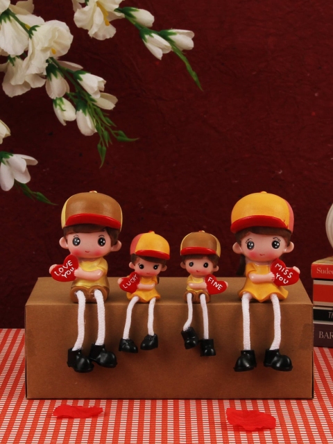 

TIED RIBBOON Yellow & Brown Cute Romantic Couple Family Showpiece