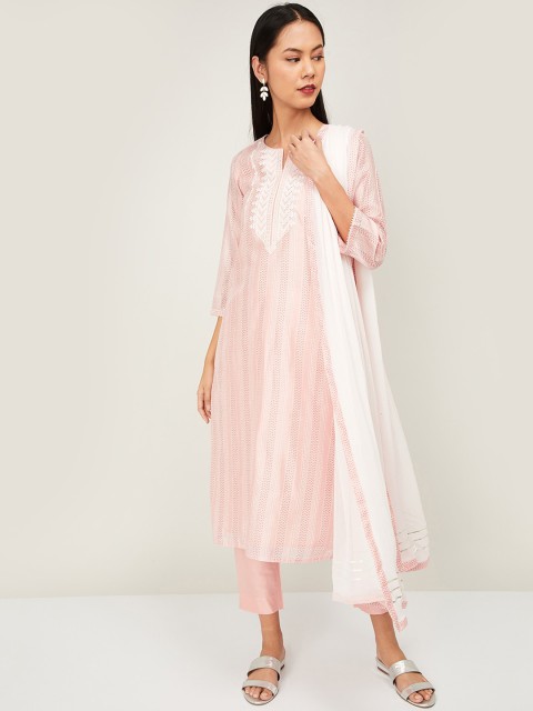 

Melange by Lifestyle Women Peach-Coloured Printed Kurta with Trousers & Dupatta