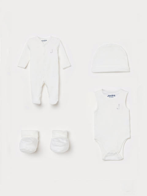 

Juniors by Lifestyle Girls White Solid Bodysuit Set