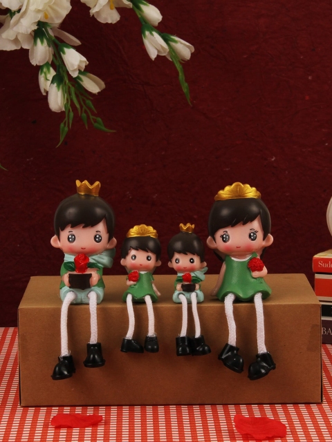 

TIED RIBBONS Green & Brown Cute Romantic Couple Family Showpiece Figurine