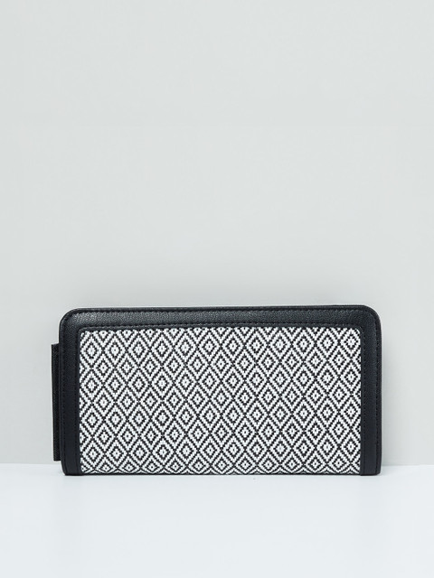 

max Women Black & White Printed Zip Around Wallet