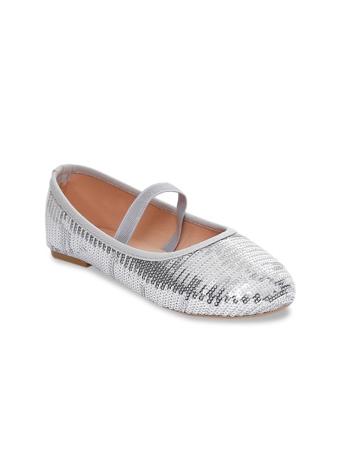 

Pantaloons Junior Girls Silver-Toned Solid Mary Janes