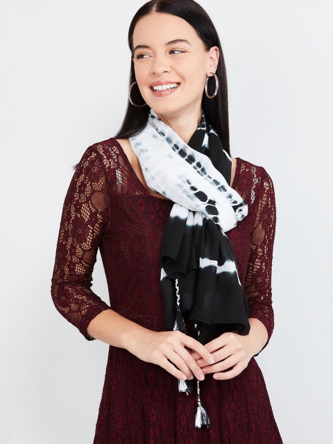 

max Women Black & White Printed Scarf