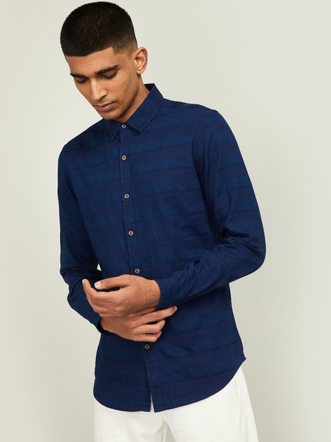 

UCLA Men Navy Blue Regular Fit Striped Casual Shirt