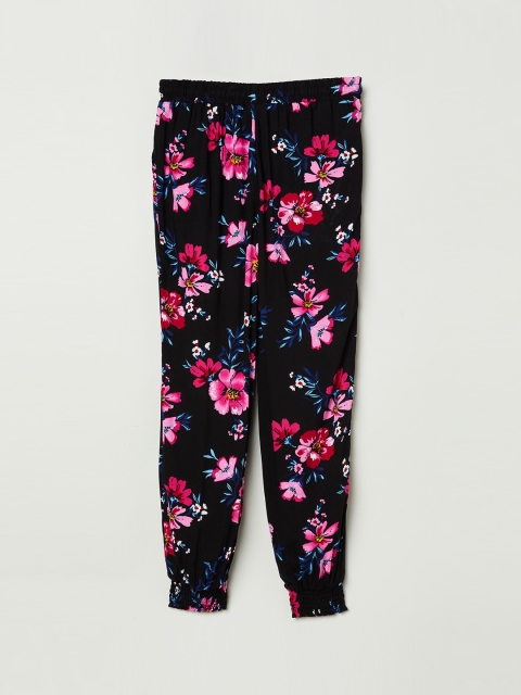 

max Girls Black & Pink Printed Joggers