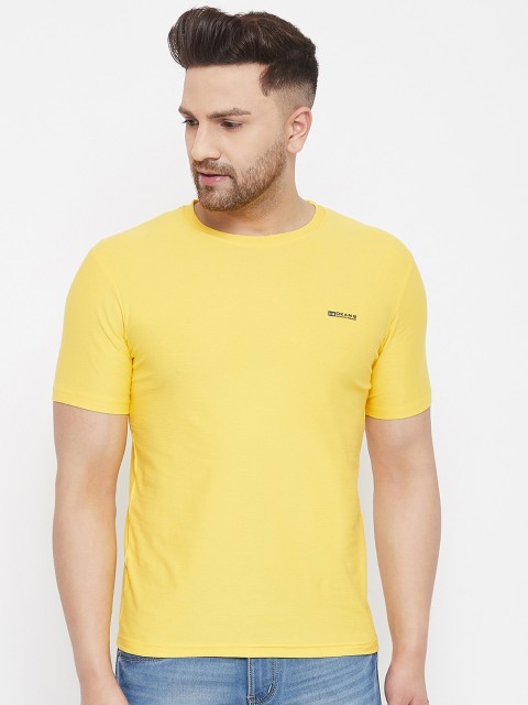 

Okane Men Yellow Solid Round Neck T-shirt
