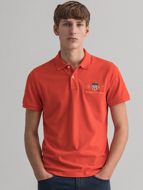 

GANT Men Red Solid Round Neck T-shirt