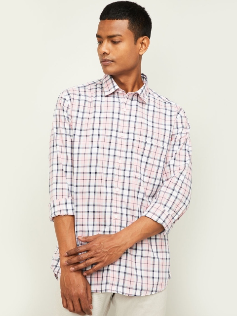

CODE by Lifestyle Men Pink Regular Fit Checked Casual Shirt