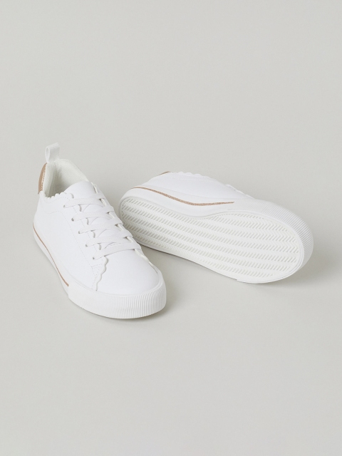 

H&M Girls White & Gold Scallop-edged Trainers
