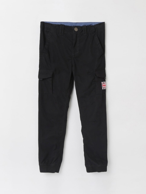 

max Boys Black Regular Fit Solid Cargos
