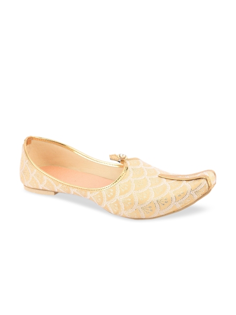 

DESI COLOUR Men Gold-Coloured Textured Mojaris