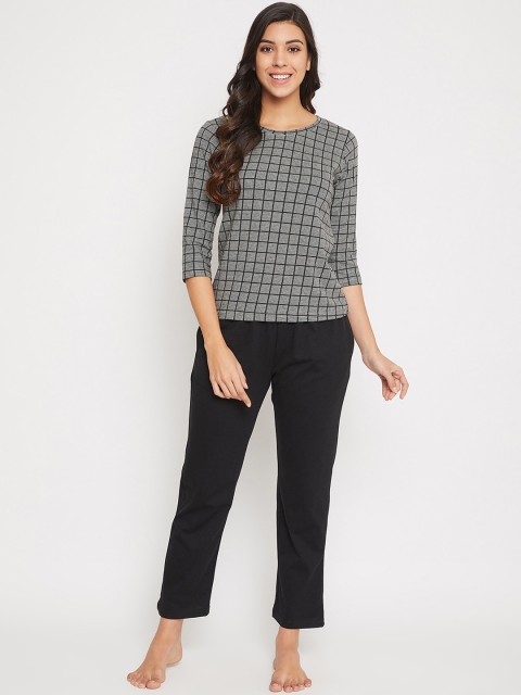 

Clovia Women Grey & Black Checked Night Suit