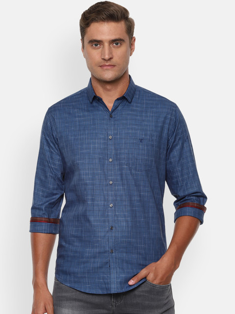 

V Dot Men Blue Slim Fit Checked Casual Shirt