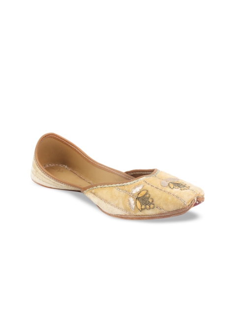 

VARELI BAFNA DESIGNS Women Off-White Solid Mojaris