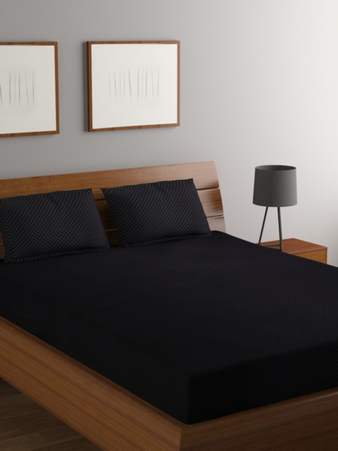 

Bromwick Black Solid 180 TC Polycotton 1 Queen Bedsheet with 2 Pillow Covers