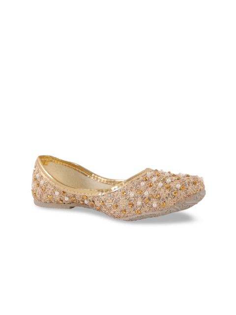 

Chipbeys Girls Gold-Toned Embellished Leather Mojaris