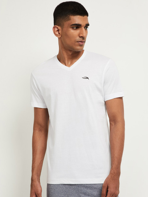 

max Men White Solid V-Neck Cotton T-shirt