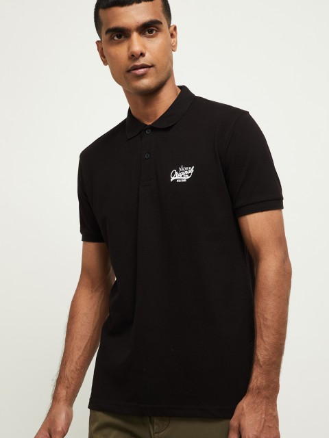 

max Men Black Solid Slim Fit Polo Collar T-shirt
