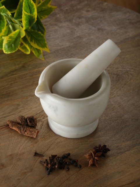 

Amoliconcepts White Marble Mortar & Pestle