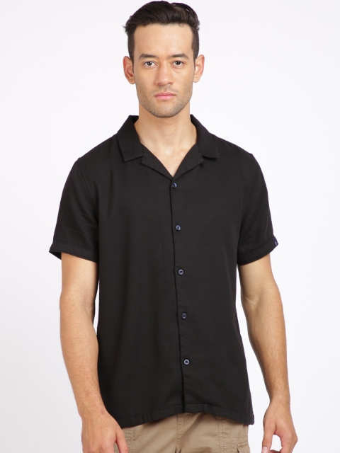 

Breakbounce Men Black Regular Fit Solid Casual Shirt