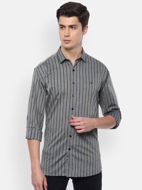 

V Dot Men Grey Slim Fit Striped Casual Shirt